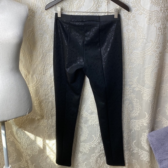 Calvin Klein - Picture 5 of 5